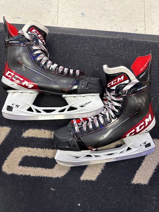 Used CCM Jetspeed FT475 9.5D Player Skates