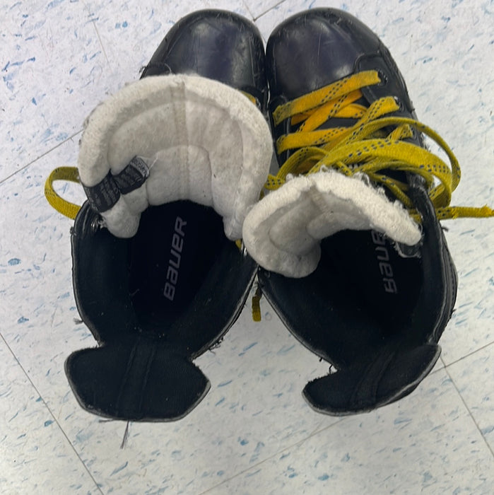 Used Bauer Supreme 160 Size 13 Youth Player Skates