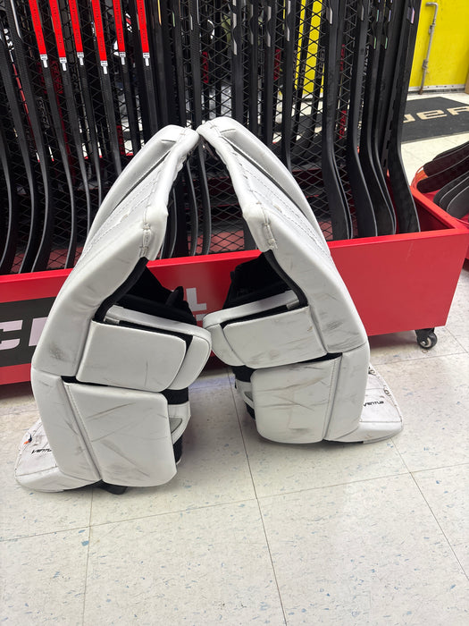 Used Vaughn Ventus SLR 28+2 Junior Goal Pads