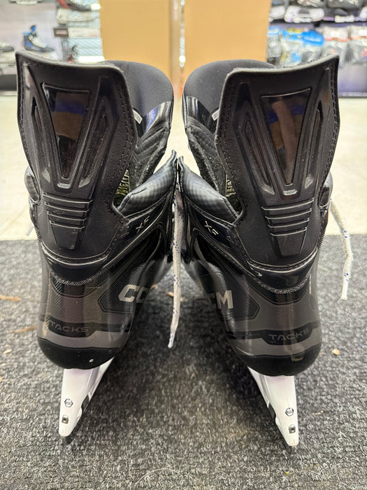 Used CCM Tacks XF Size 9.0R Skates