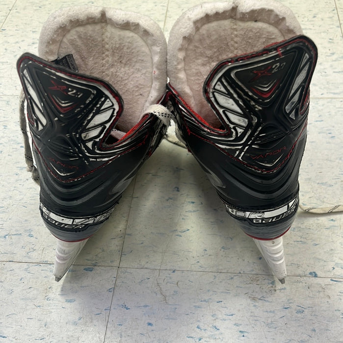 Used Bauer Vapor X2.7 Size 4 Player Skates