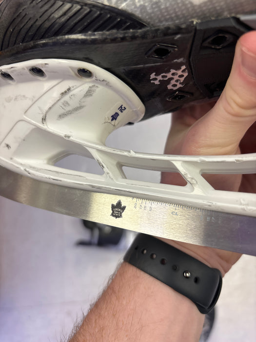 Used Bauer Hyperlite Size 9.0D Connor Dewar Skates