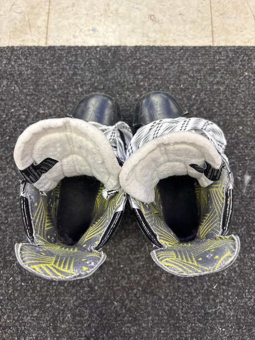 Used Bauer Supreme M40 Youth 13.0 Skates