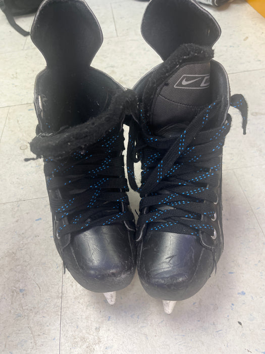 Used Nike Bauer One05 Size 6 Skates