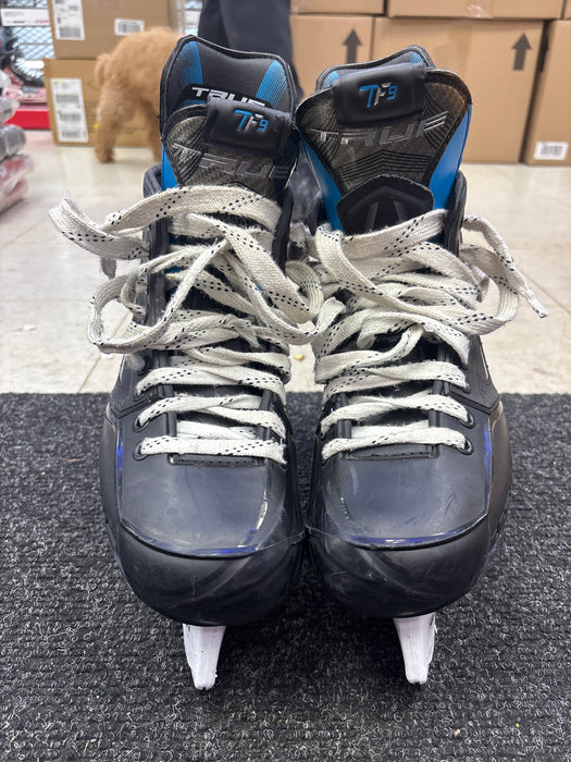 Used True TF9 Size 6.5R Skates
