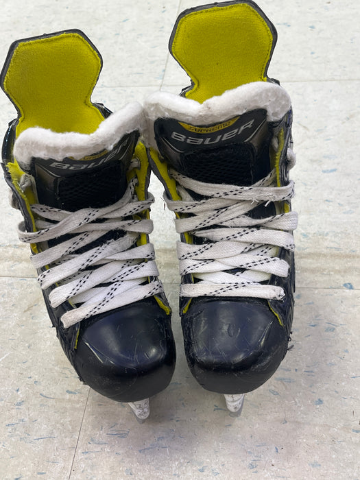 Used Bauer Supreme 3S Size 12 Youth Skates