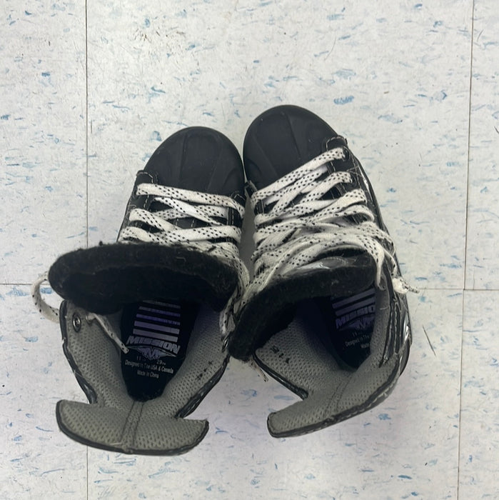 Used Mission Pure S200 Size 11 Youth Player Skates