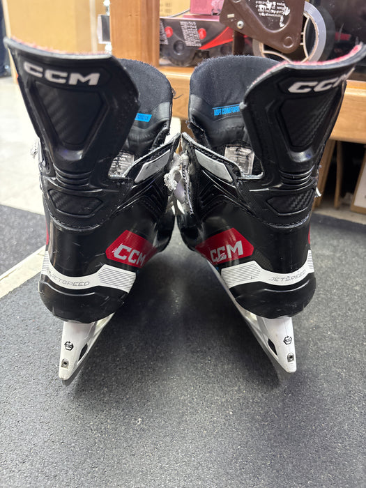 Used CCM JetSpeed Control Size 3.5R Skates