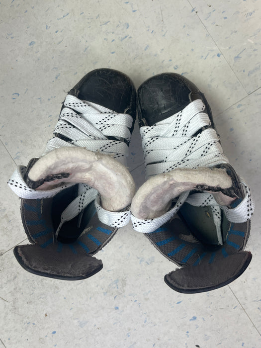 Used Bauer Supreme 190 Size 11 Youth Skates