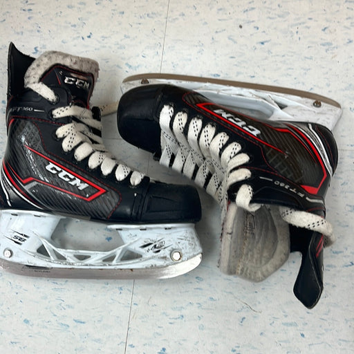 Used CCM FT360 Size 3D Player Skates