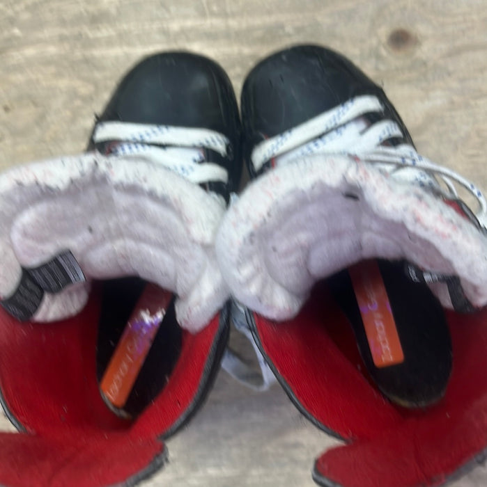 Used Bauer Vapor X500 Size 12 Youth Skates