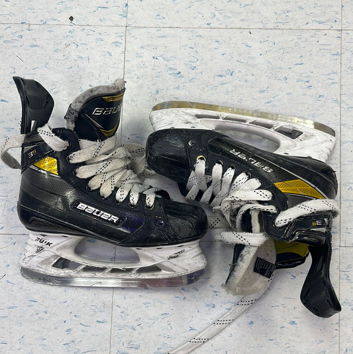 Used Bauer Supreme 3S Pro Size 3.5 Player Skates