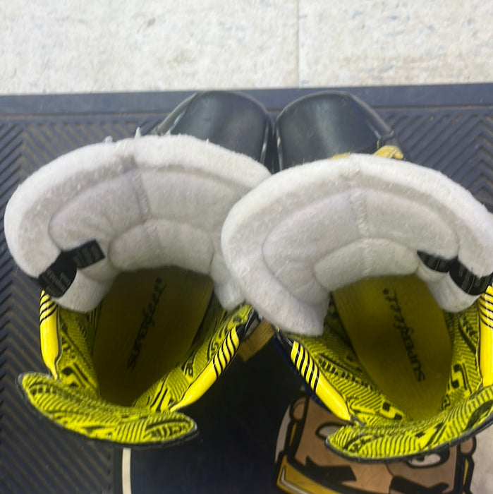 Used Bauer Supreme M4 Size 2 EE Player Skates