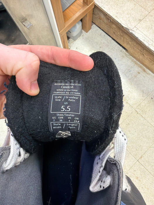 Used CCM JetSpeed 280 Size 5.5D Skates