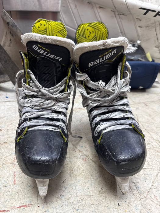 Used Bauer Supreme M30 Size 4.0D Skates
