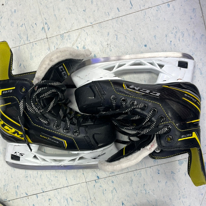 Used CCM SuperTacks 9370 Size 1 Player Skates