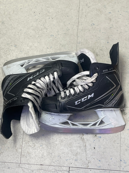 Used CCM RibCore Rib XT Size 4 Skates