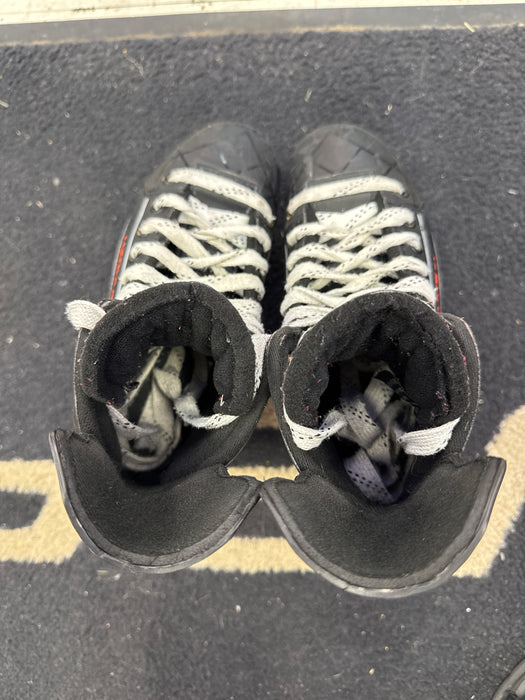 Used True Hzrdus 5X 4 Wide Player Skates