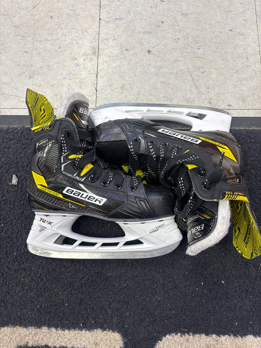 Used Bauer Supreme Matrix Size 2.0D Skates