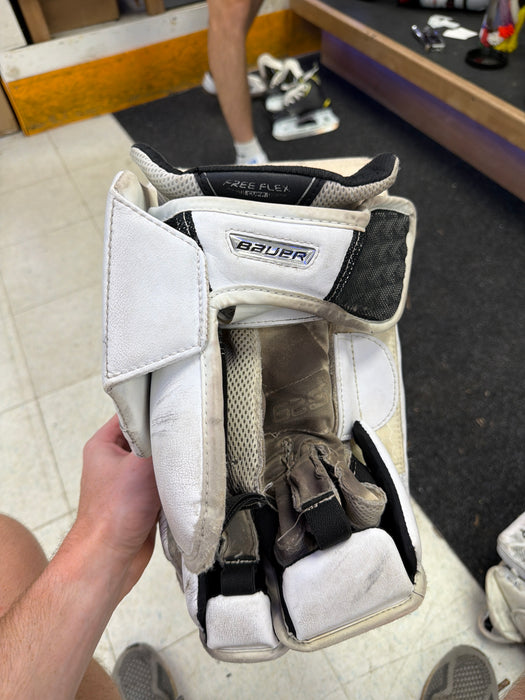 Used Bauer Supreme S29 Intermediate Catcher and Blocker Set