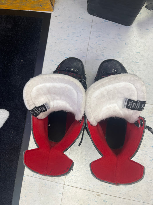 Used Bauer Vapor X250 Size 4 Skates