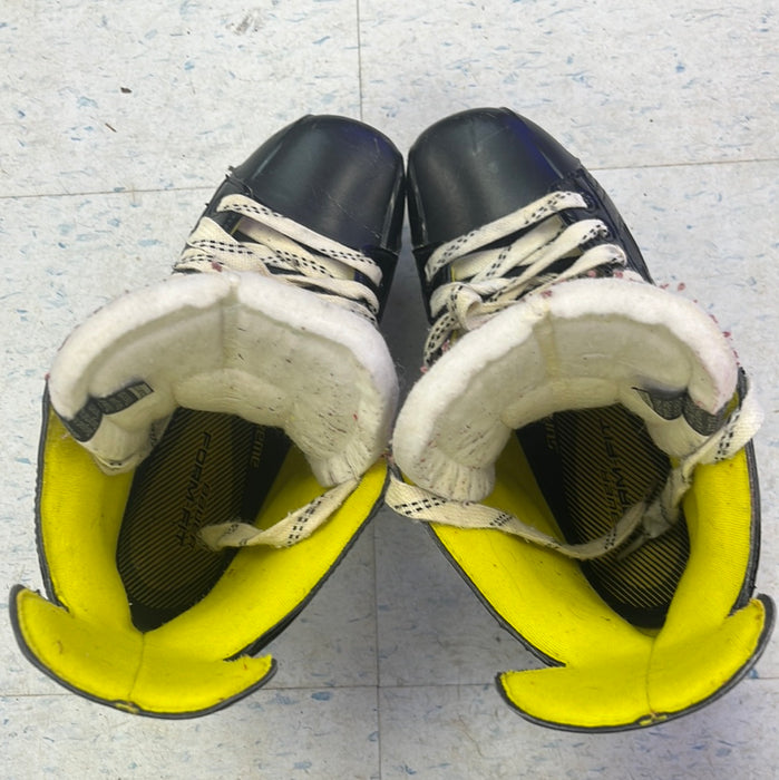 Used Bauer Supreme S27 Size 9 Player Skates