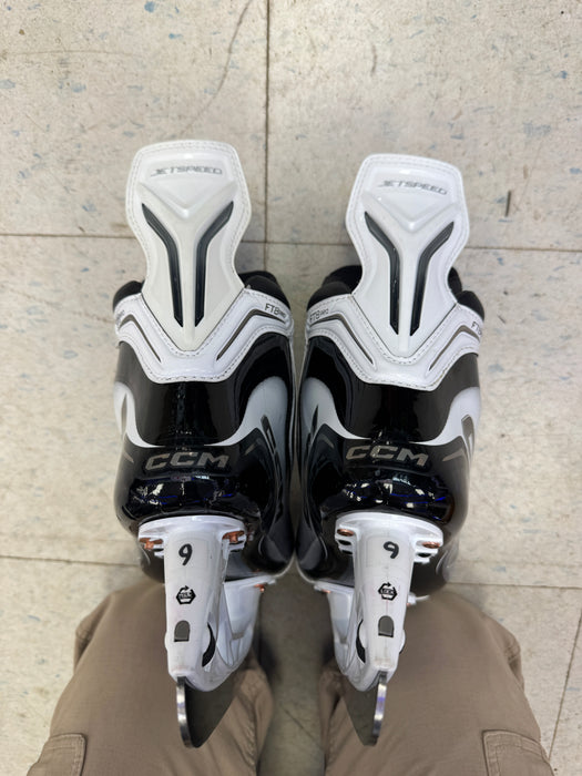 Used Demo CCM JetSpeed FT8 Pro White Size 9.0R Skates