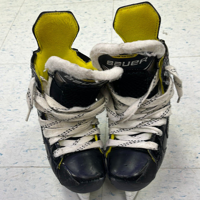 Used Bauer Supreme 3S Size 11.5 Youth Player Skates