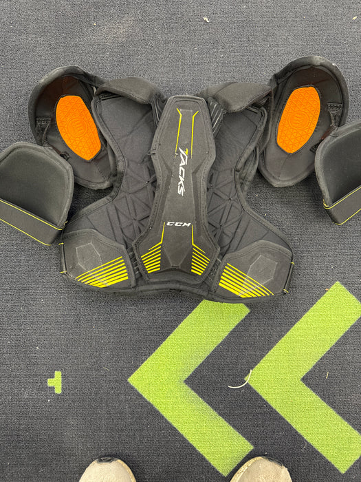 Used CCM 7093 Junior Small Shoulder Pads