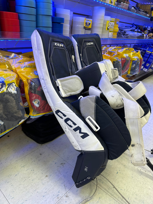 Used CCM Axis2.5 28+1 Leg Pads