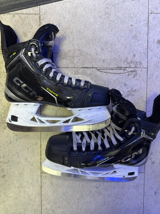 Used CCM Tacks XF90 5.5D Player Skates