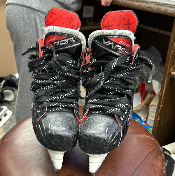 Used Bauer Vapor x3.7 Size 4.0 Skates