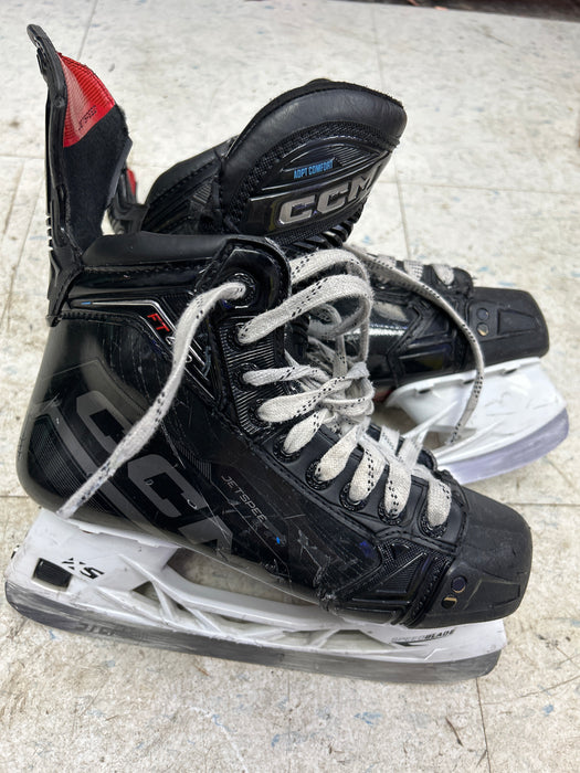 Used CCM JetSpeed FT690 Player Skates