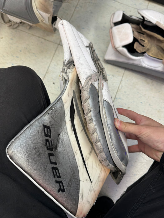 Used Bauer Hyperlite2 Goalie Full Set Leg Pads, Catcher, Blocker