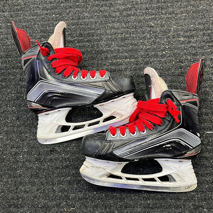 Used Bauer X800 3.5D Player Skates