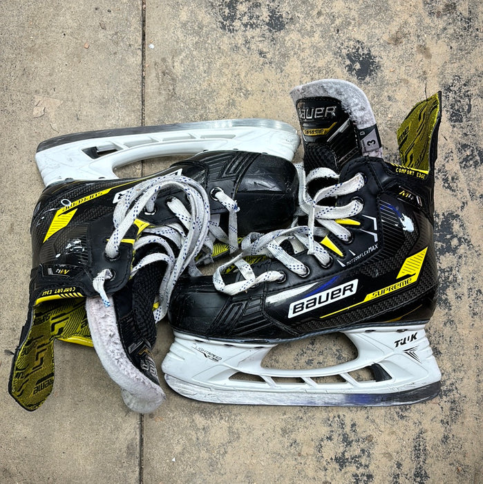 Used Bauer Supreme M4 Size 3.0D Skates