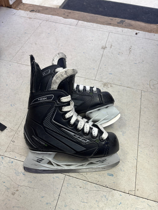 Used CCM Ribcore 40k Size 11.0 Youth Skates