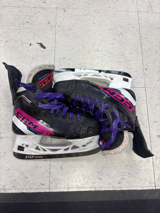 Used CCM JetSpeed FT680 Size 3.0D Skates