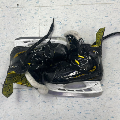 Used Bauer Supreme M4 Size 10.5 Youth Player Skates