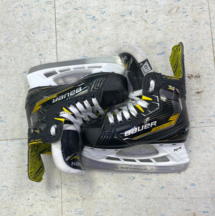 Used Bauer Supreme M4 Size 10 Youth Skates