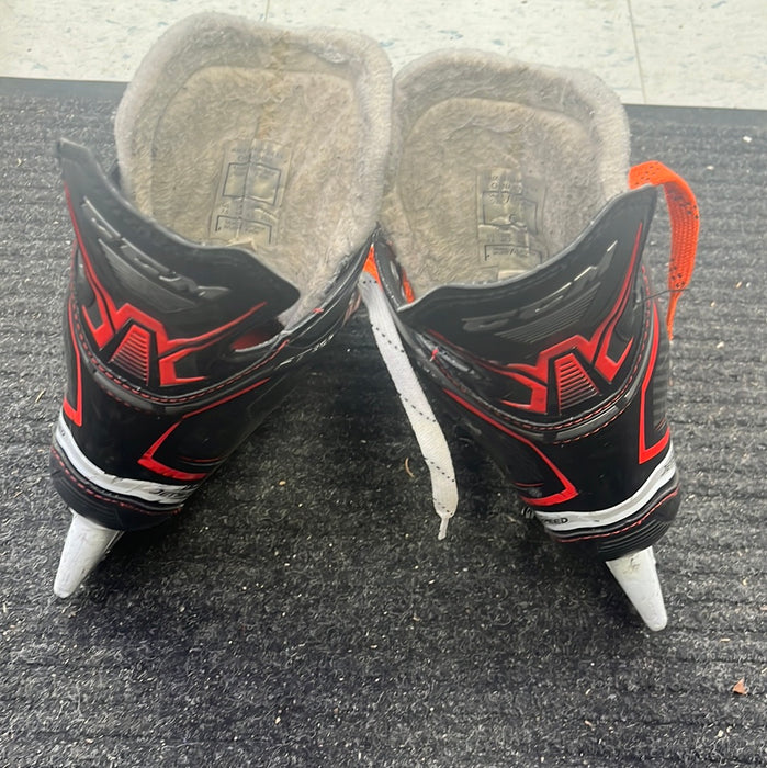 Used CCM JetSpeed FT360 Size 6 Player Skates