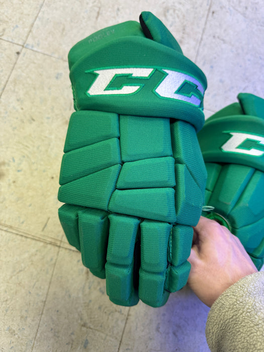 Toronto Maples Leafs Pro Stock CCM 15” Gloves - Pooley