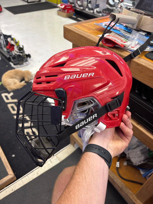 Used Bauer Re-Akt 85 Senior Medium Helmet