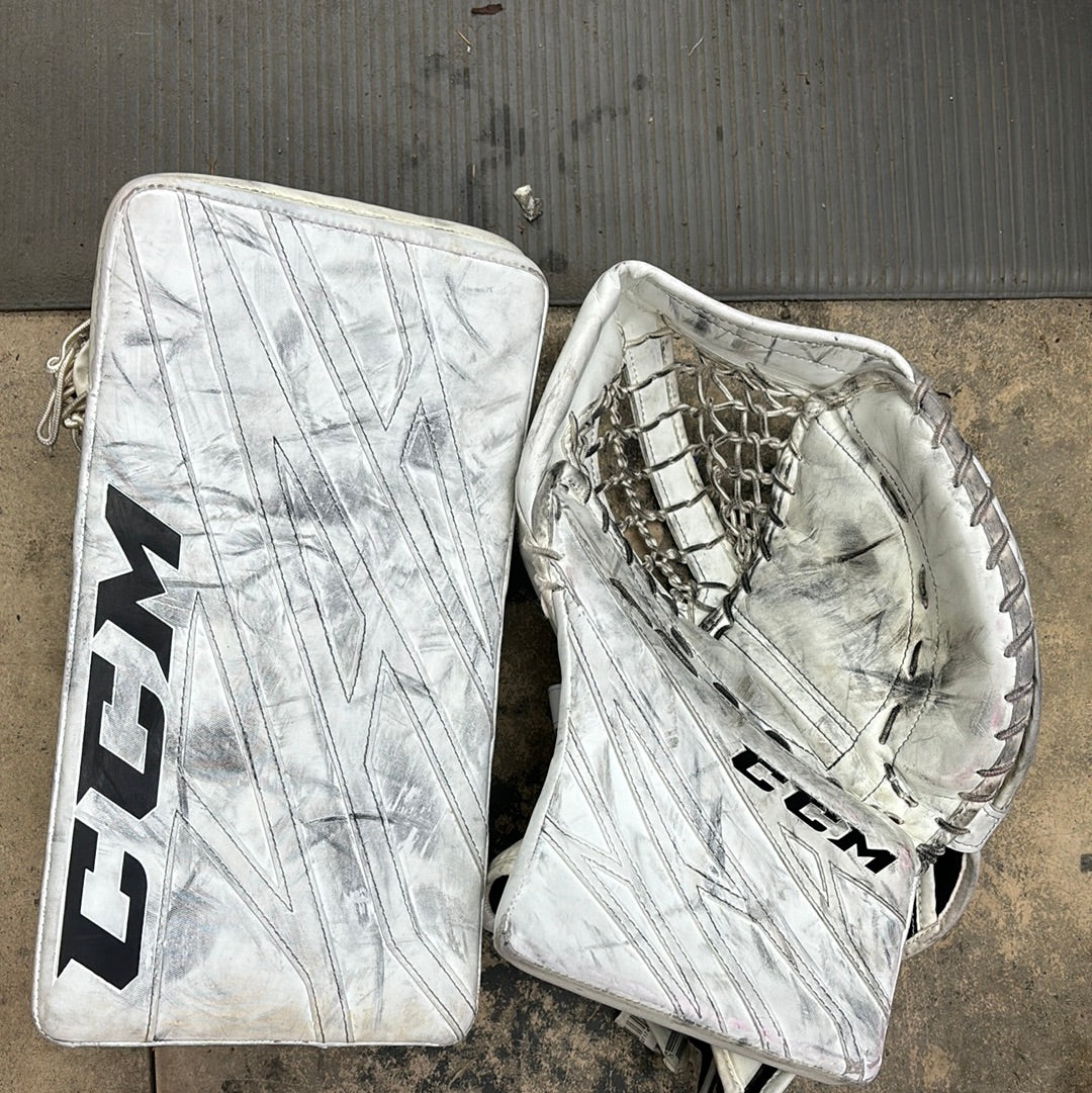Used CCM EFlex 4.5 Senior Catcher and Blocker Set — Crow's Sports Hockey