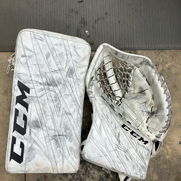 Used CCM EFlex 4.5 Senior Catcher and Blocker Set