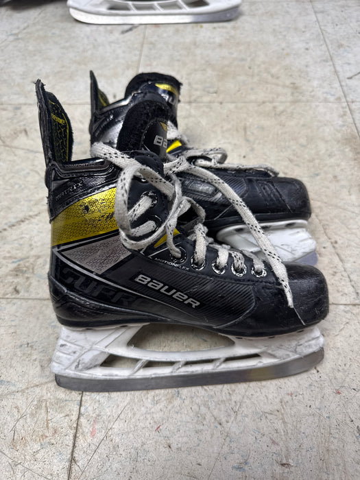Used Bauer Supreme Matrix Skates Youth 13.5D