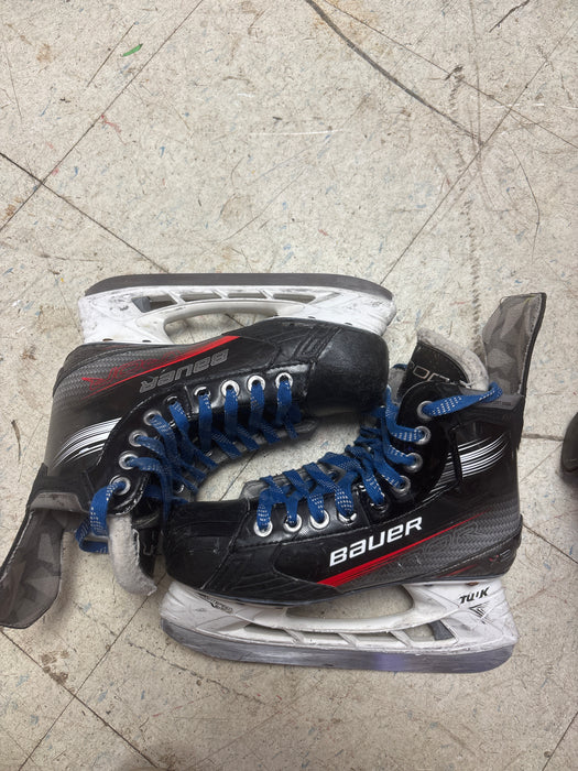 Used Bauer Vapor X3 Skates Size 4.5 EE