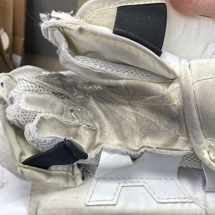 Used Vaughn V7 XF Blocker Catcher Set Youth