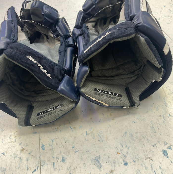 Used True XC7 14” Player Gloves
