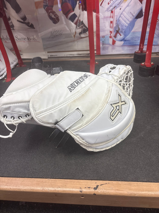 Used Vaughn Velocity XP Pro Carbon Catcher Right Hand Size Senior